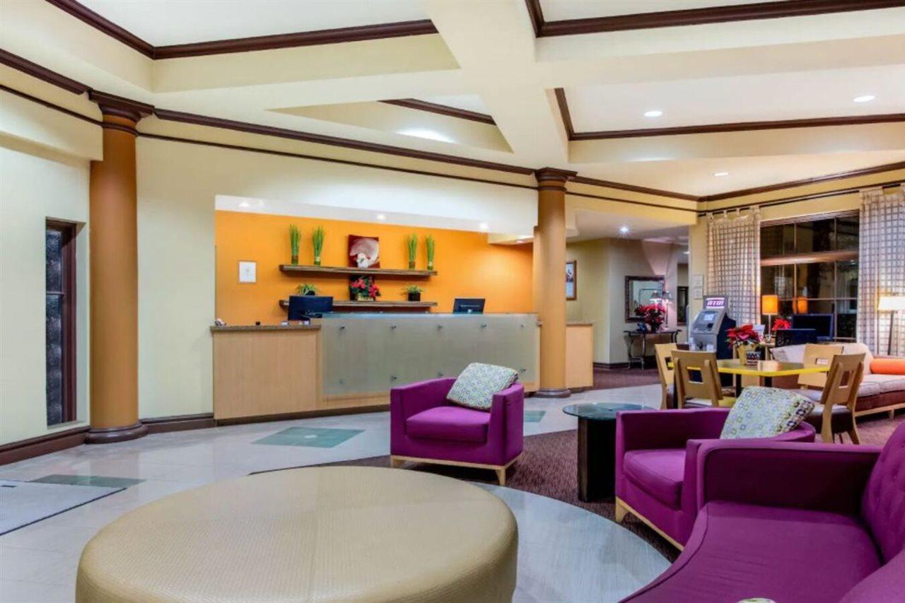 La Quinta By Wyndham Raleigh Crabtree Hotel Exterior foto
