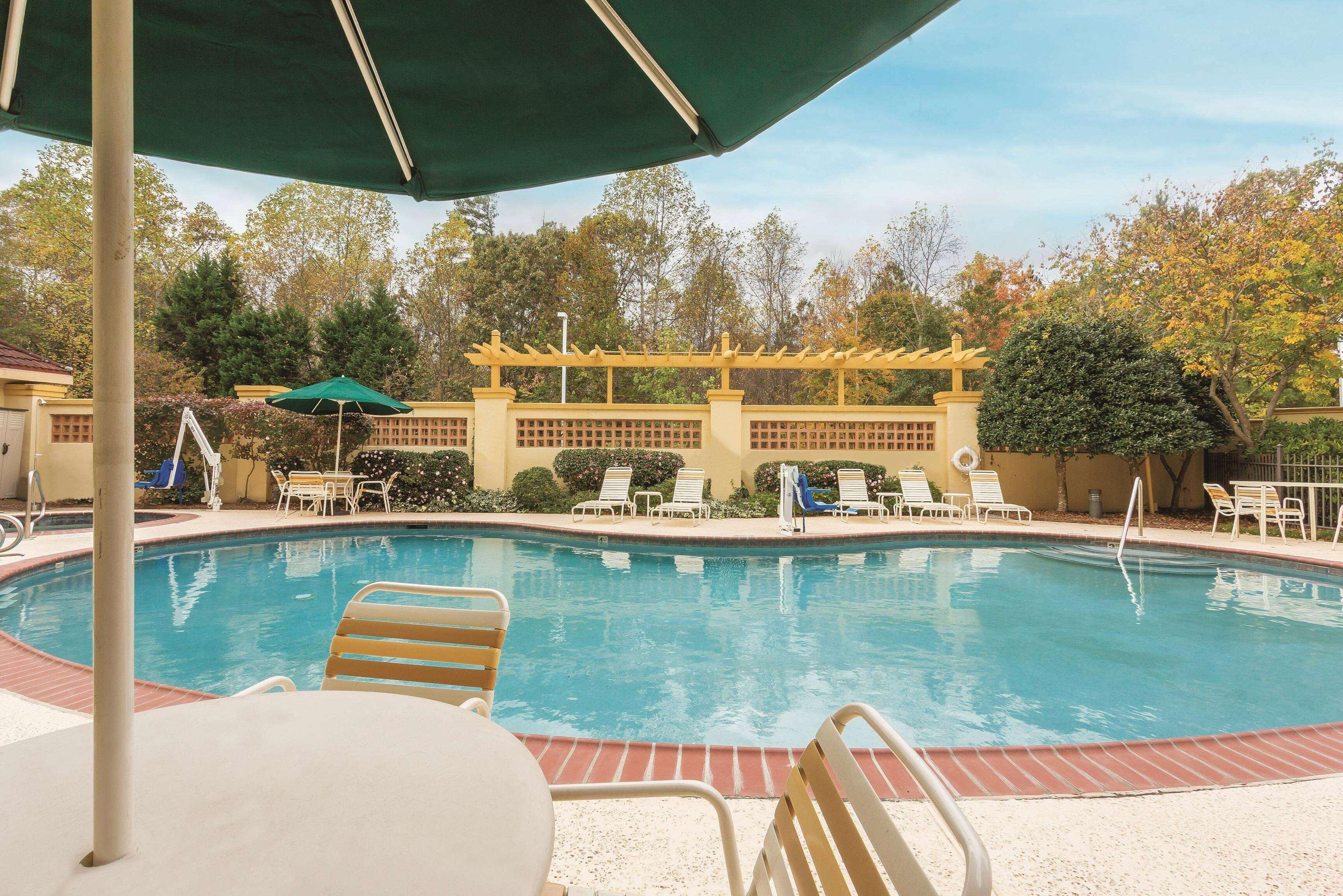 La Quinta By Wyndham Raleigh Crabtree Hotel Exterior foto