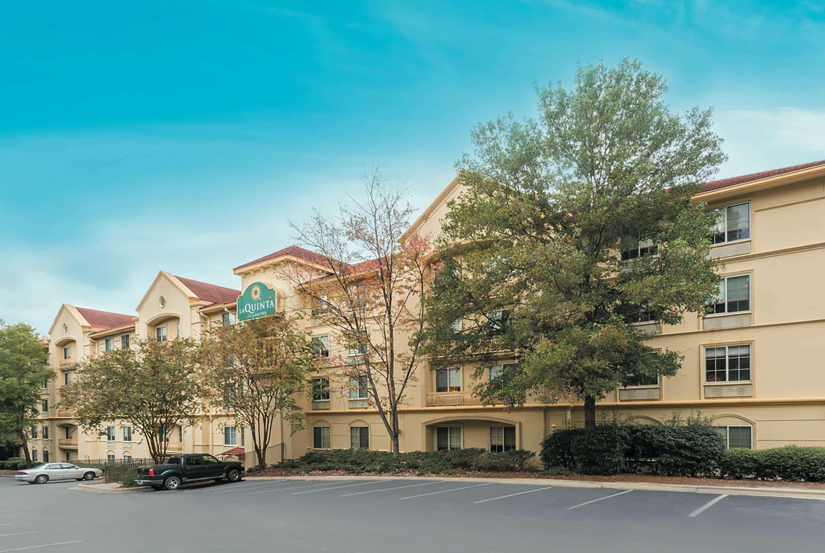 La Quinta By Wyndham Raleigh Crabtree Hotel Exterior foto