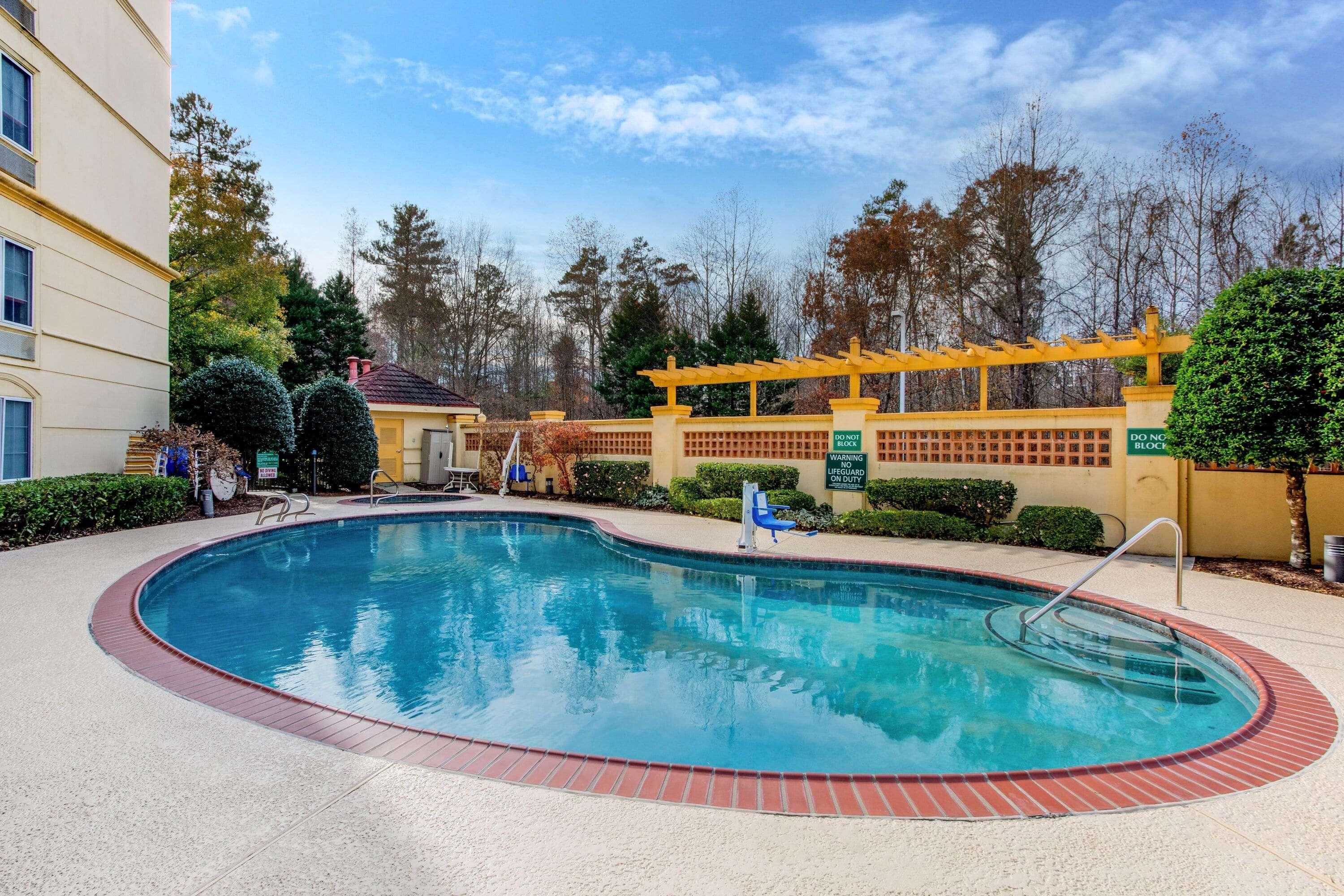 La Quinta By Wyndham Raleigh Crabtree Hotel Exterior foto