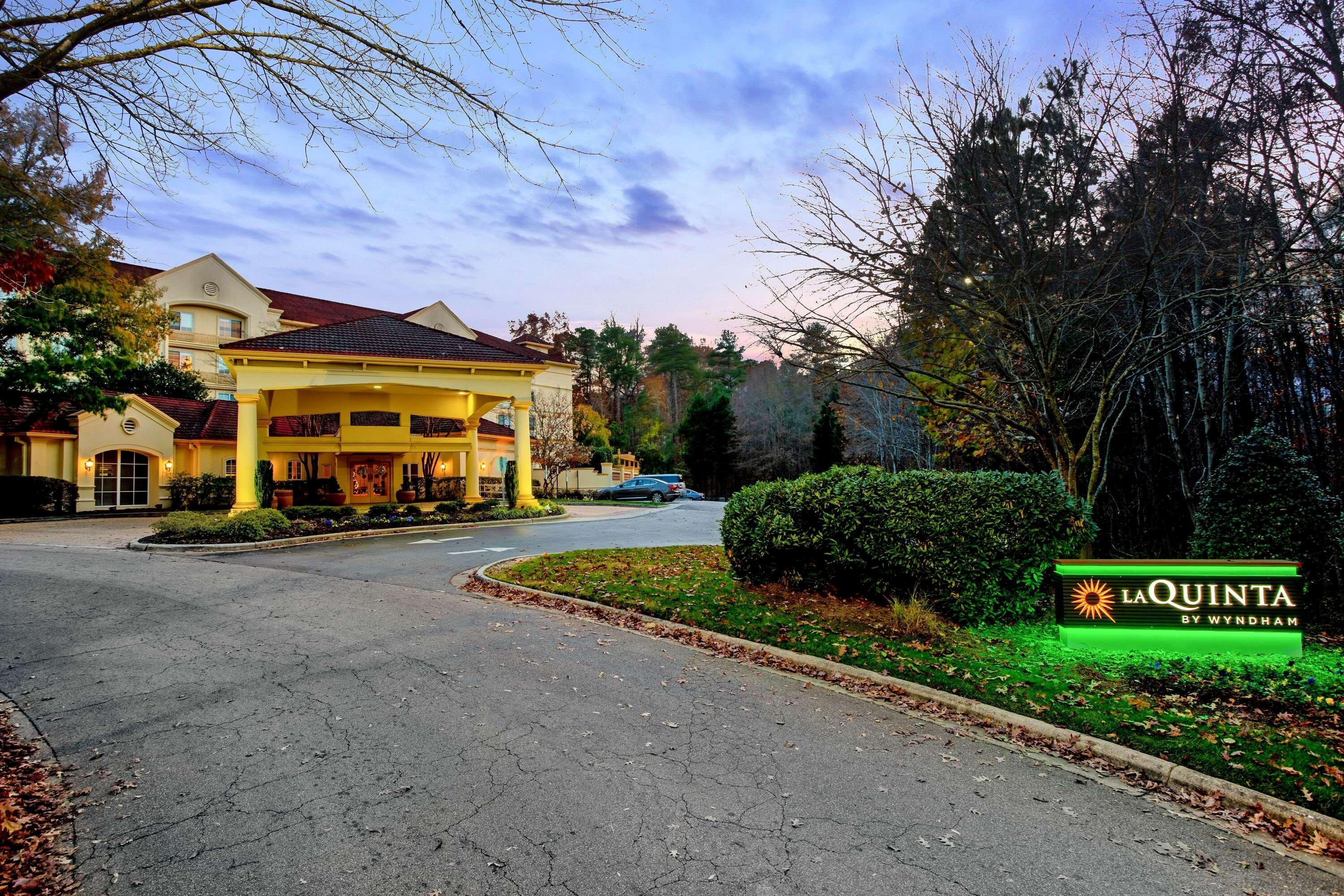 La Quinta By Wyndham Raleigh Crabtree Hotel Exterior foto