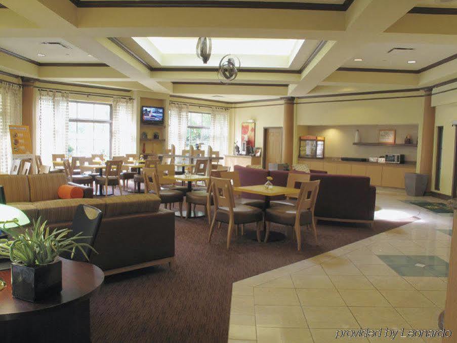 La Quinta By Wyndham Raleigh Crabtree Hotel Exterior foto